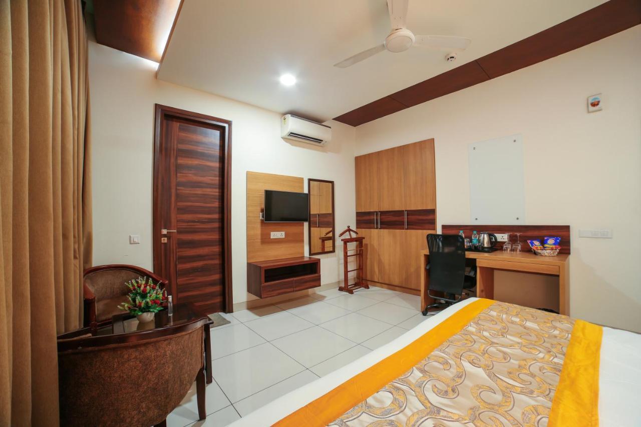 Hotel Grand Regency By Jmd Group Near Delhi Igi Airport Нью-Делі Екстер'єр фото